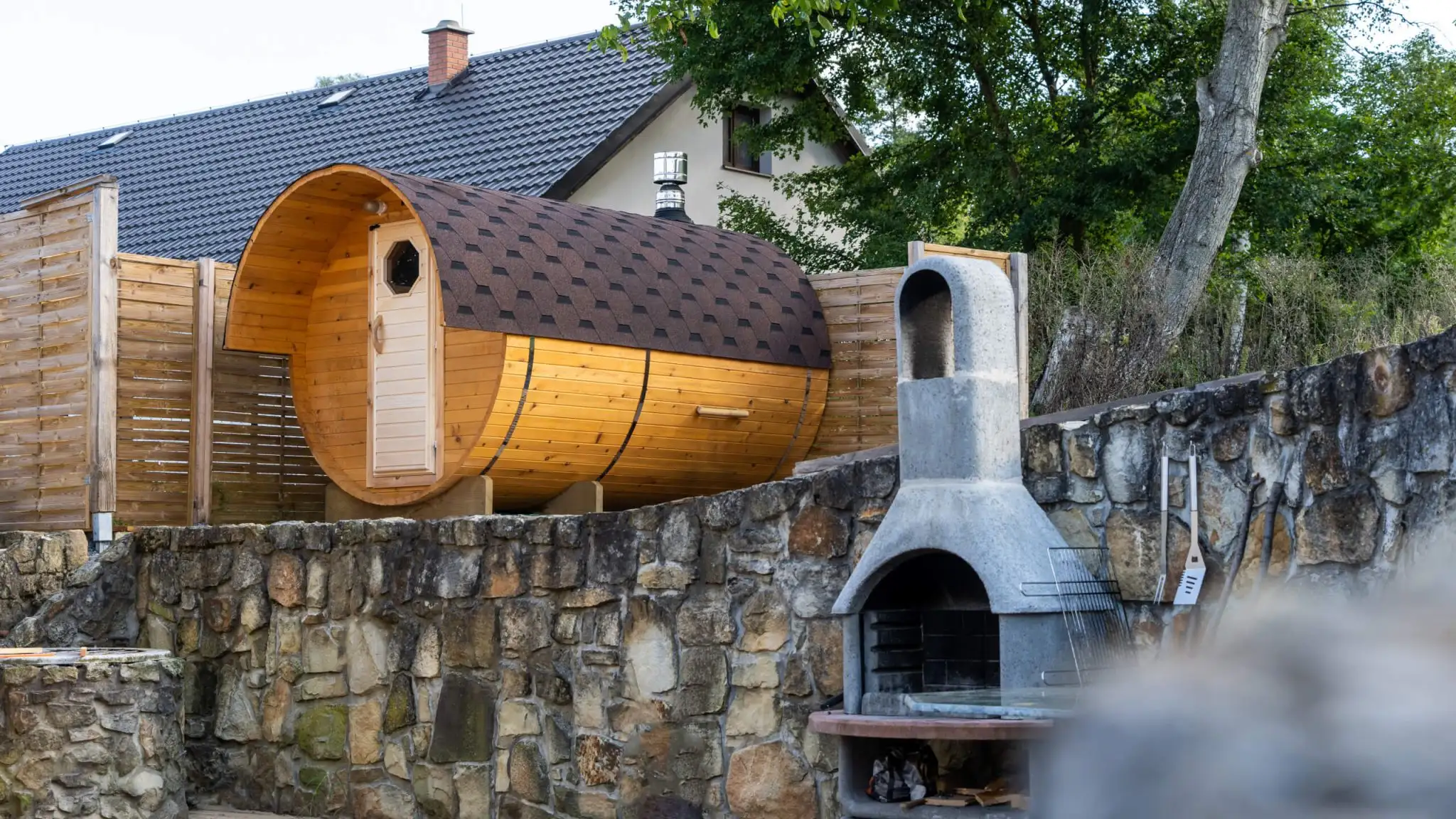 Outdoor barrel sauna